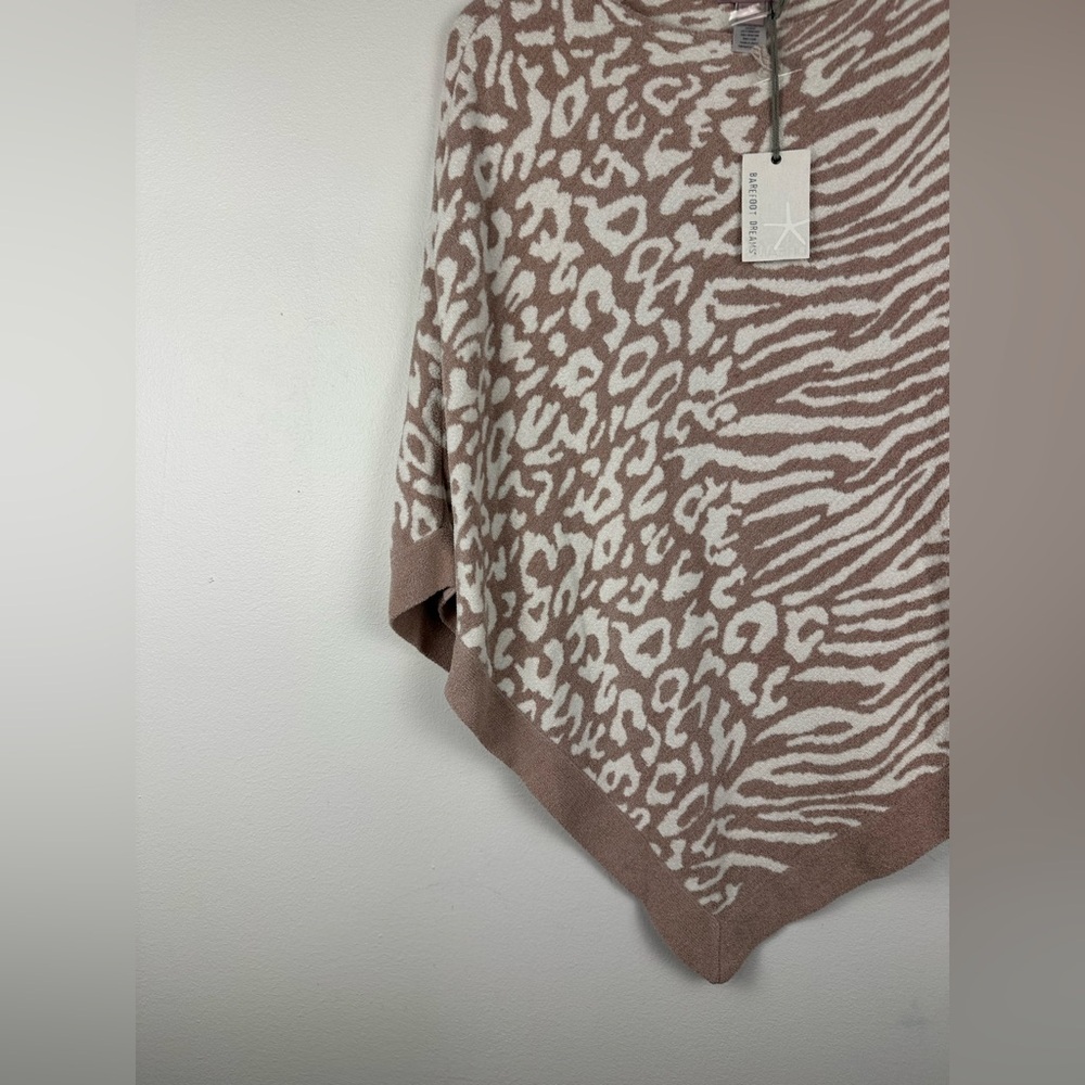 Barefoot Dreams Animal Print Ocean‎ Breeze Poncho Ultra Lite Cozy Soft NWT OS - Picture 3 of 7